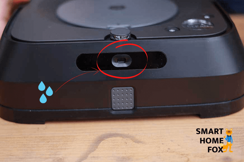 Die Wasserspritzdüse des iRobot Braava jet m6 ist in der Nahaufnahme zu sehen